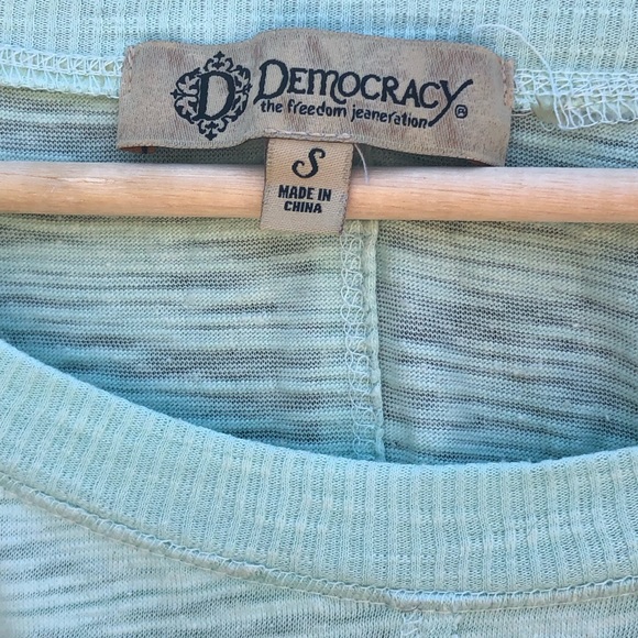 Green Long Sleeve Size Small - Picture 3 of 7